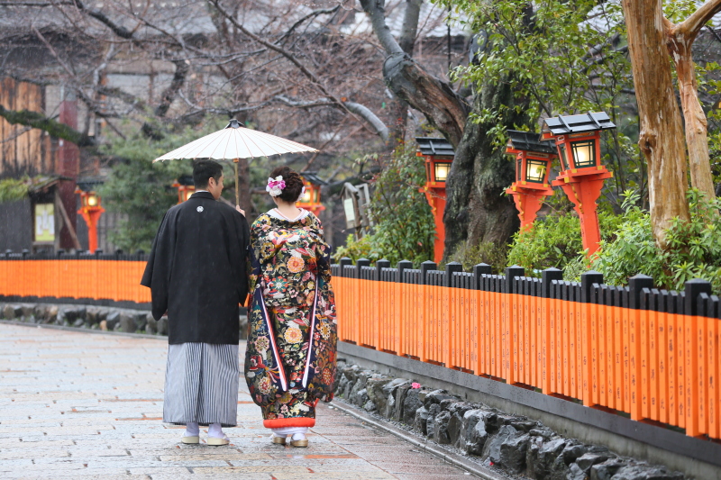 雨降って地かたまる