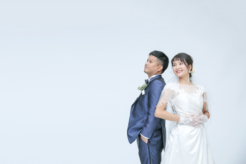 背中合わせに撮影しても笑顔がこぼれます。