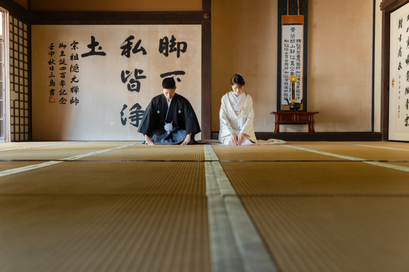 萬福寺の静寂な佇まいとともに