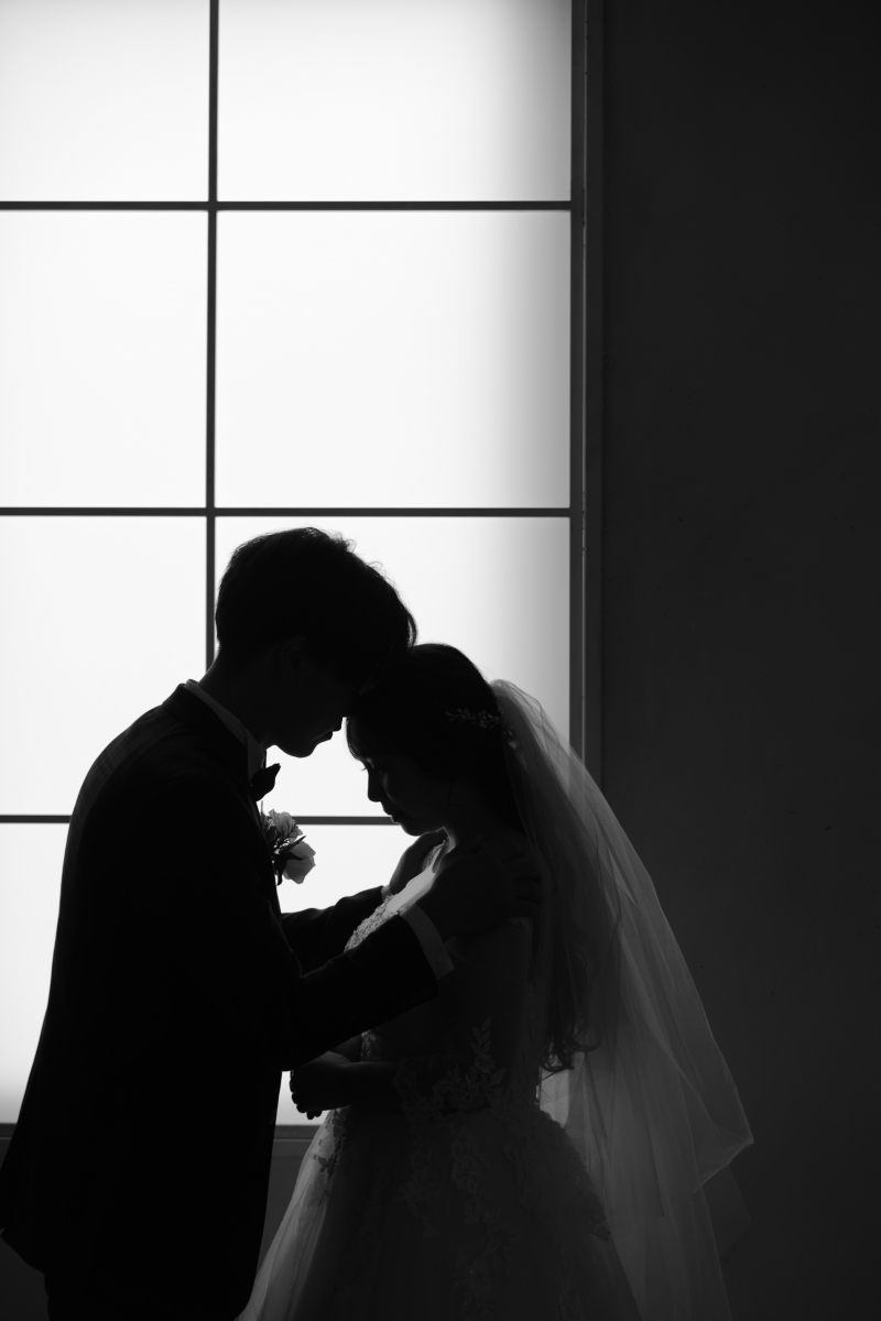 光の明暗さを生かしたシルエットカット