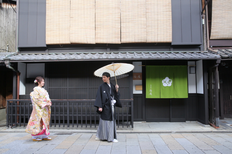 町屋の前を散歩