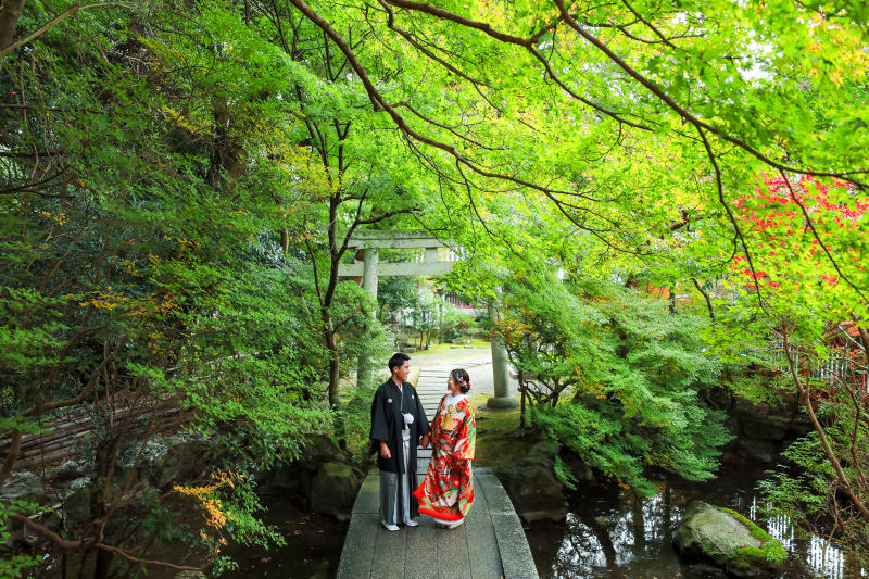 まずは二人で手を繋いで