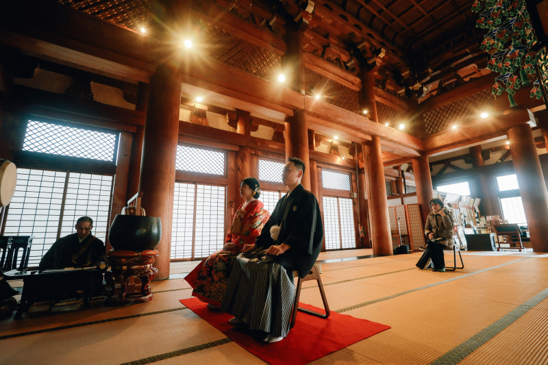 お母様に見守られながらご祈祷ショット