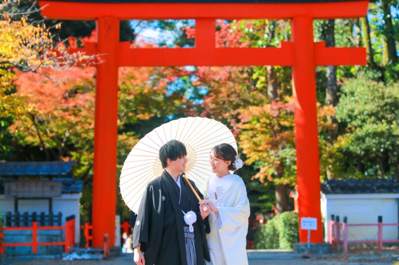 紅葉の季節に彩られた八坂、円山公園