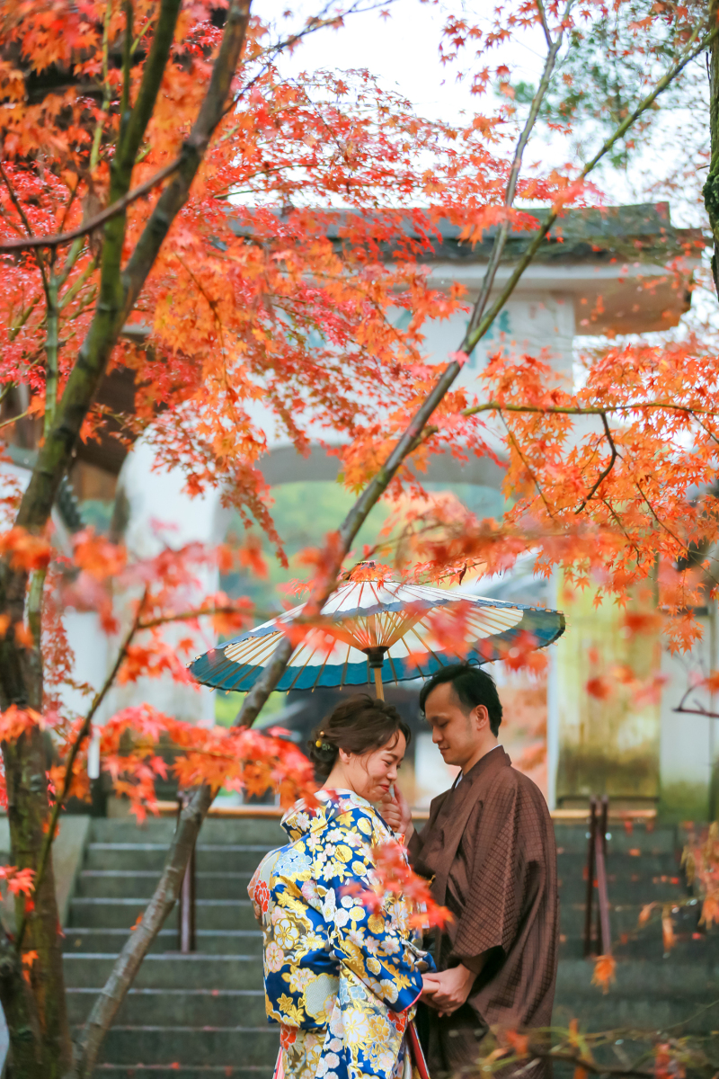 秋の紅葉は和装フォトウェディングの似合う季節
