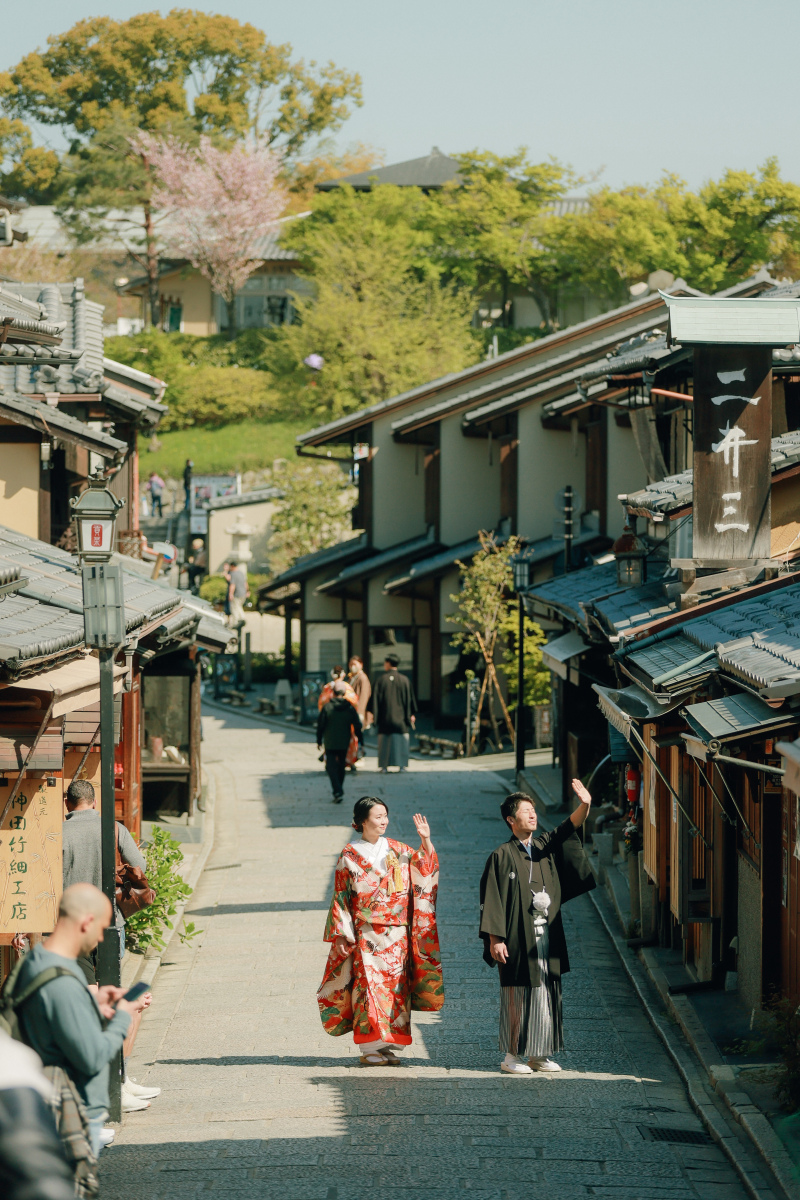 日の当たる道で2人揃っての２ショット
