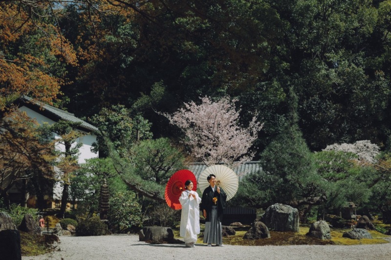 ぽかぽかの庭園内で美しい１枚