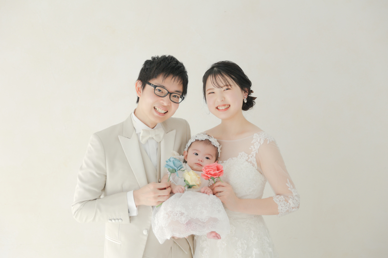 お子様も一緒に!洋装ハウススタジオでウェディングフォト♪