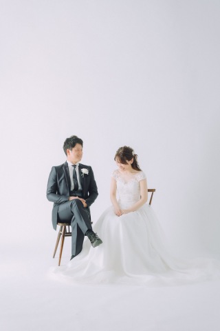 寄り添う手と手が印象的なPhotoWedding♡