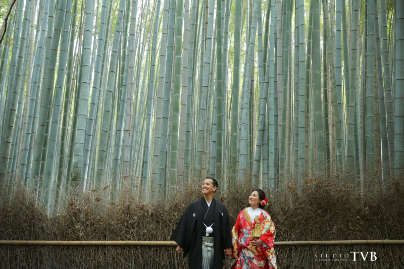 まっすぐ伸びる竹