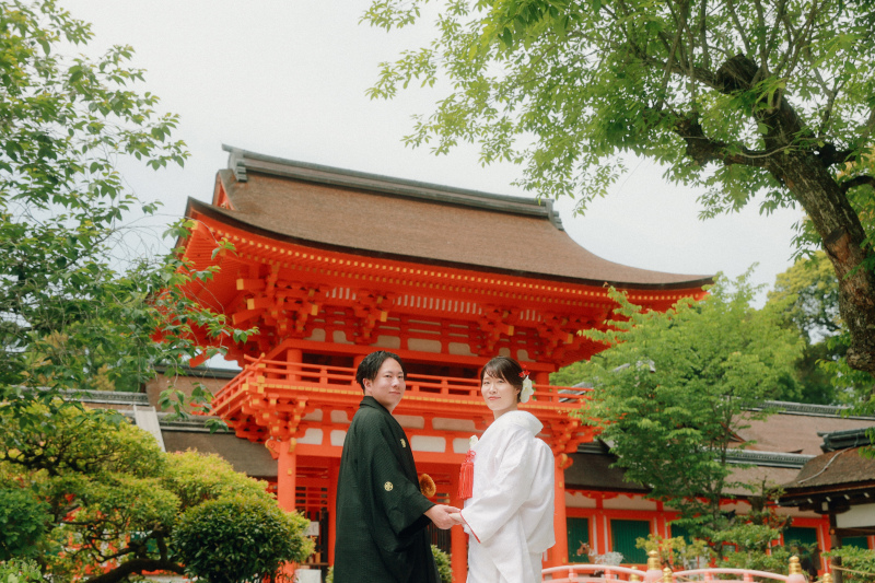 最後は荘厳な上賀茂神社をバックに