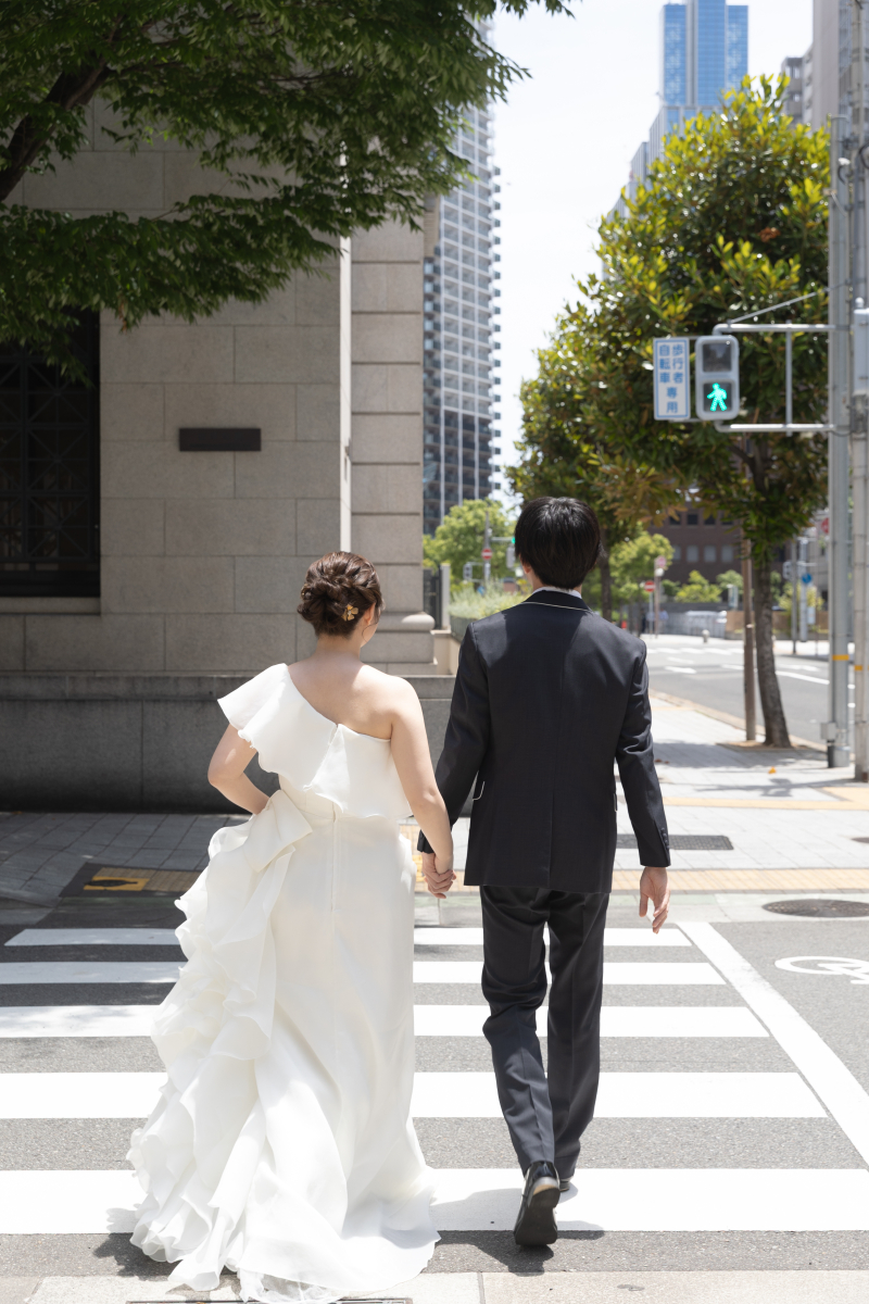街中で楽しむウエディングフォト
