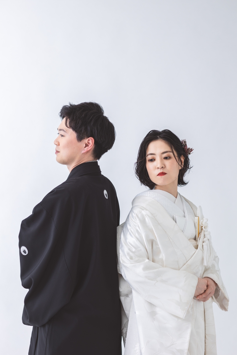 背中合わせでクールな一枚も