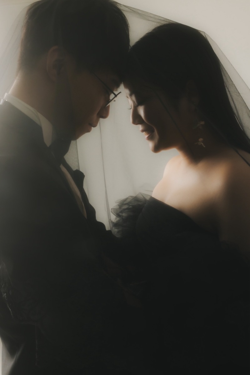 ベールに包まれて