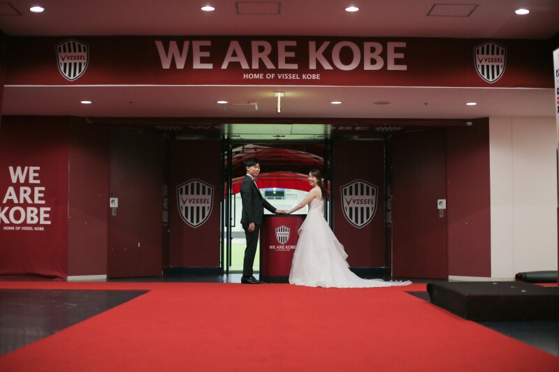 写真の舞台はスタジアム!