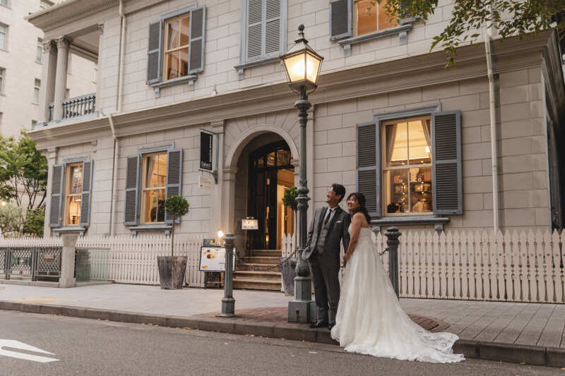 カフェ前で寄り添いショット