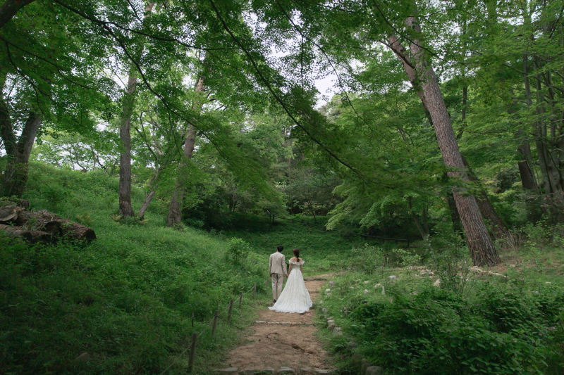 森にお二人だけ