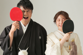 お二人らしい撮影も！和装スタジオPlus