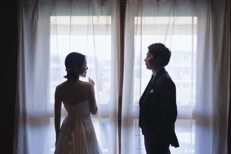 カーテンとシルエット