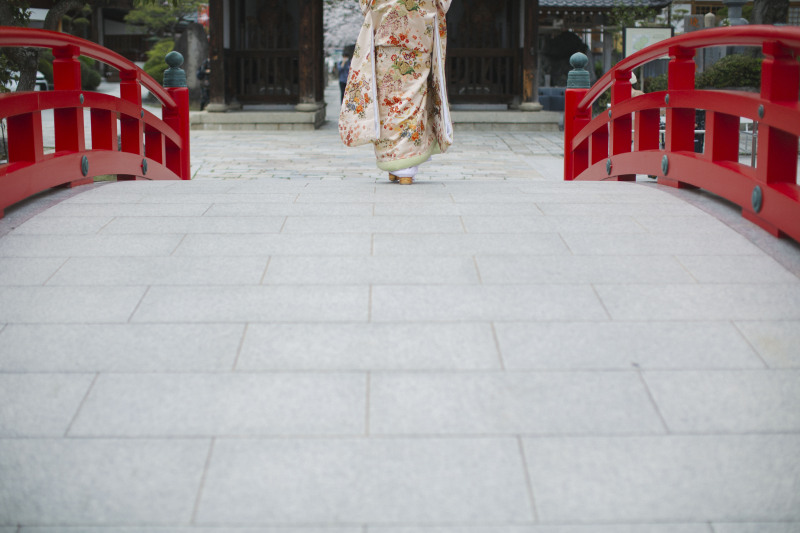 赤い橋もポイントに