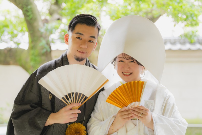 花嫁の美しさをより一層引き立てる綿帽子。