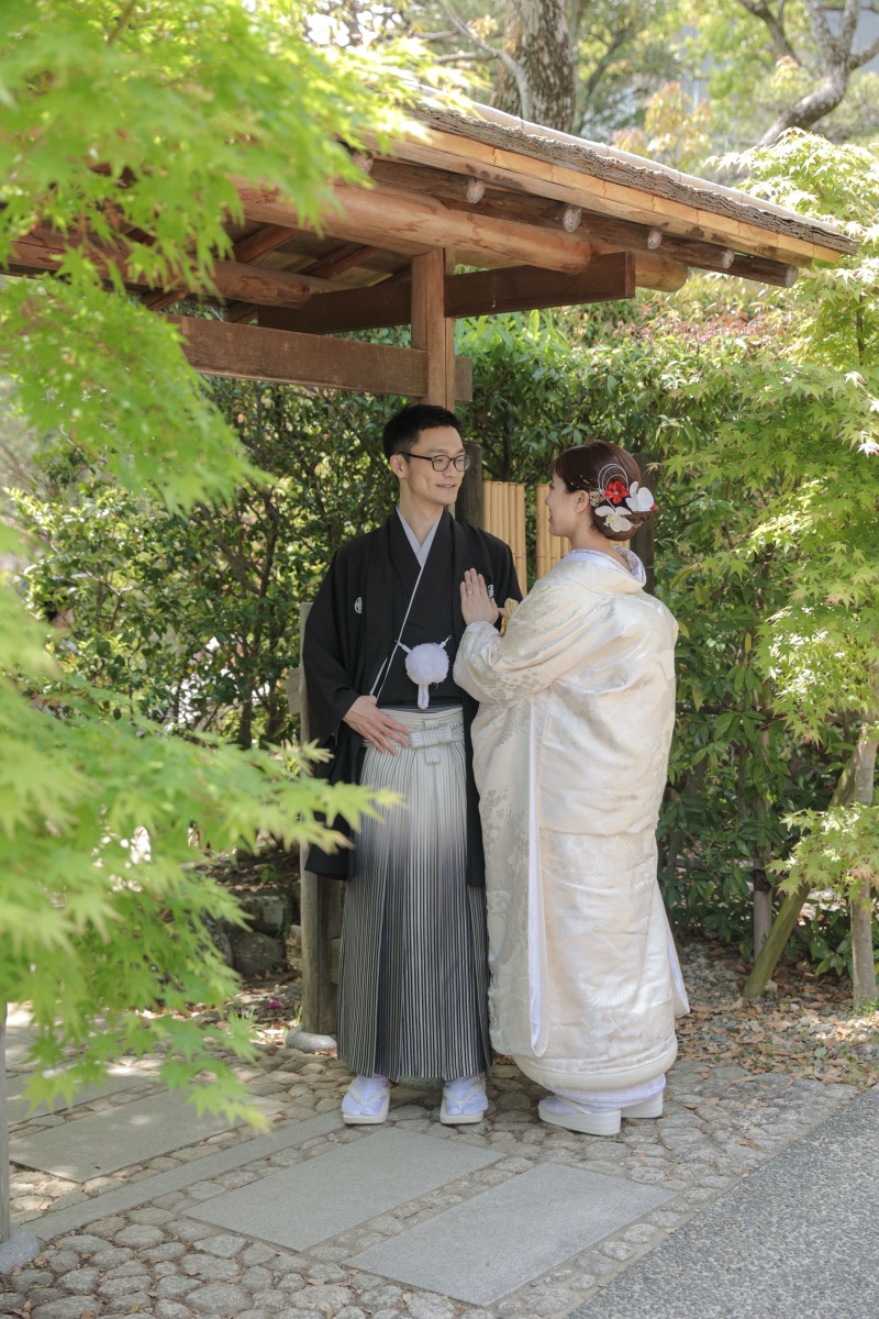 屋根の下