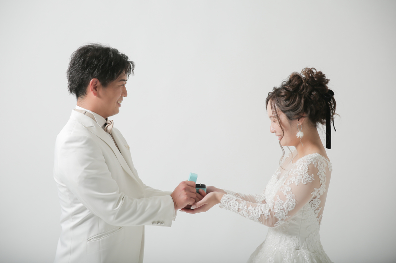 お次はお二人の大事なリングを使って・・・