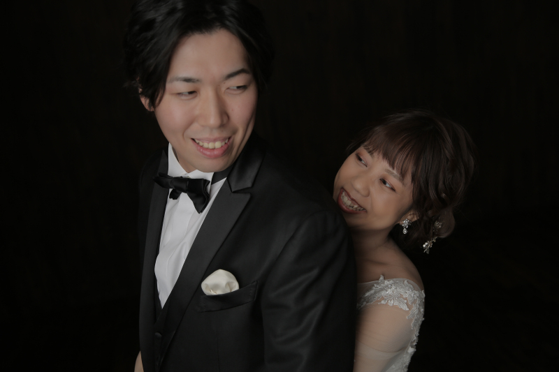 普段は恥ずかしくてできないポーズも・・・