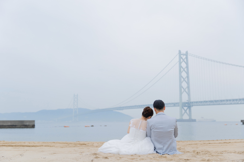 浜辺で腰掛けて