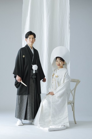 色打掛と白無垢でスタジオ撮影