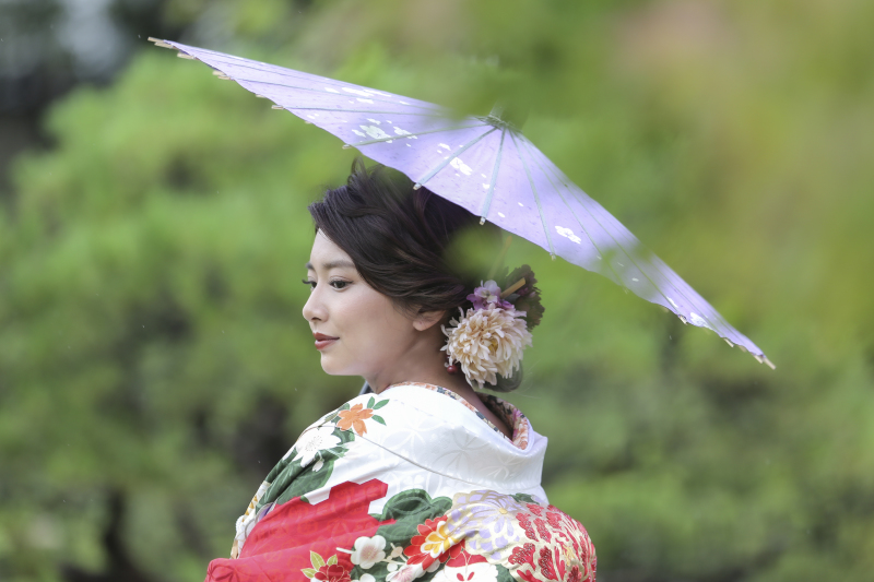 新婦様ソロ(傘をもって)