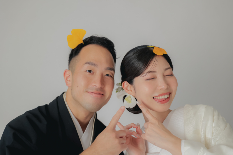 お茶目なショットも!