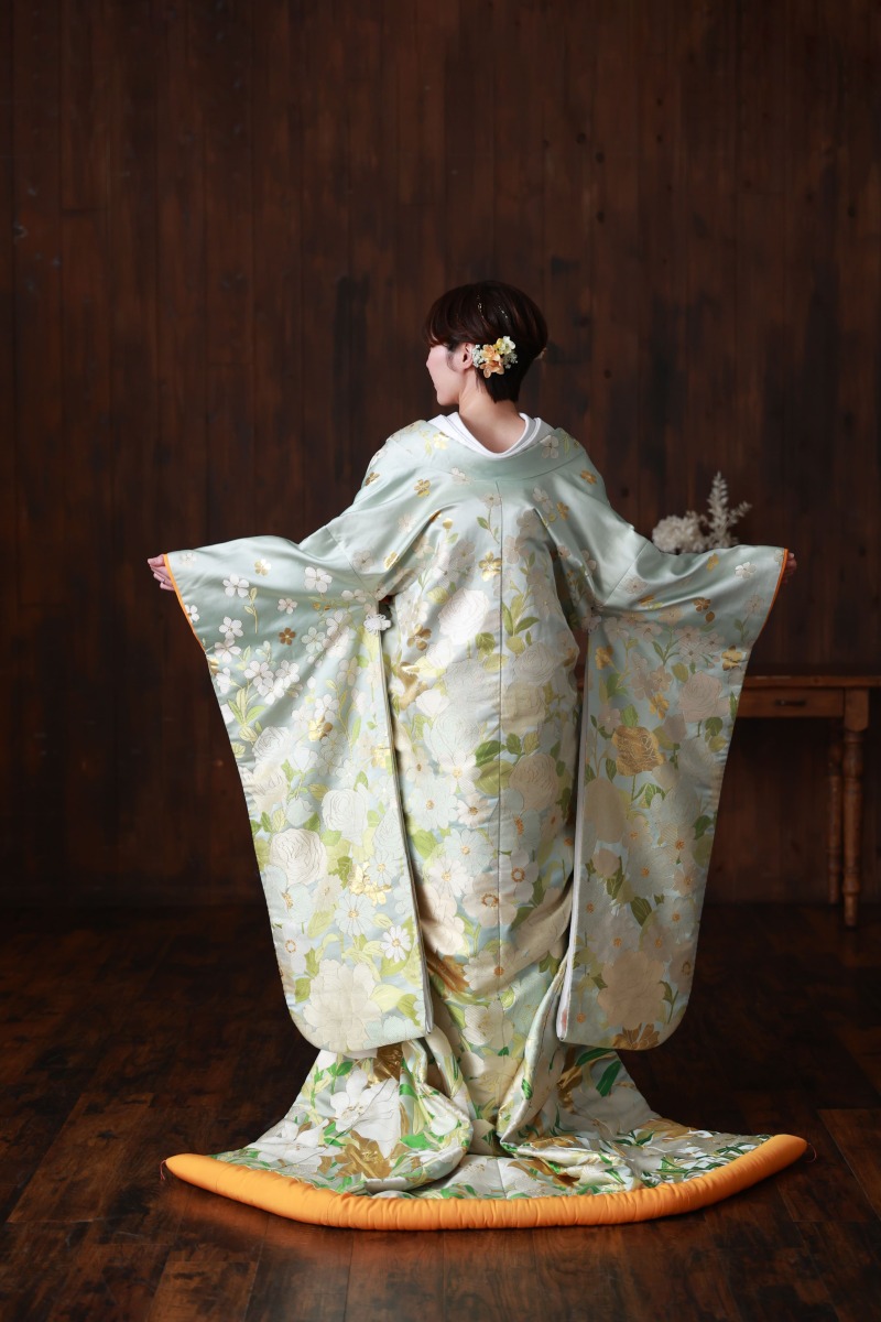 後ろ姿のショット