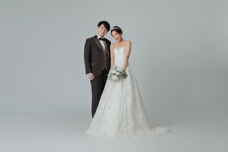 【和装＋洋装スタジオ撮影13,200円】衣装+ヘアメイク+肌・スタイル修正◎婚礼写真＆画像データ各2枚付き