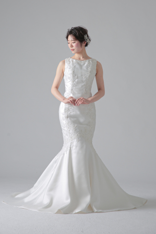 背中カット空き刺繍フレア/62557