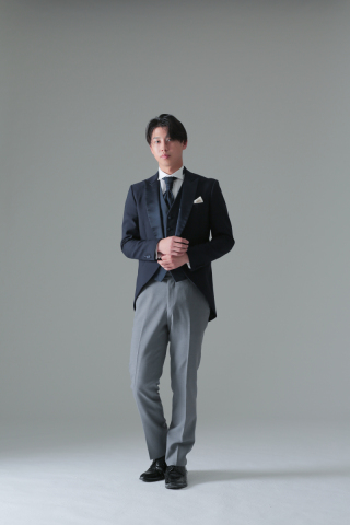 ネイビー襟サテンショート燕尾