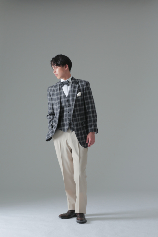 チェック柄ベージュパンツ