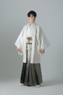 紋付袴　アイボリー紋付×金亀甲袴