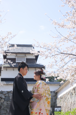 和装は舞鶴公園、洋装はハウススタジオで撮影させていただきました♪