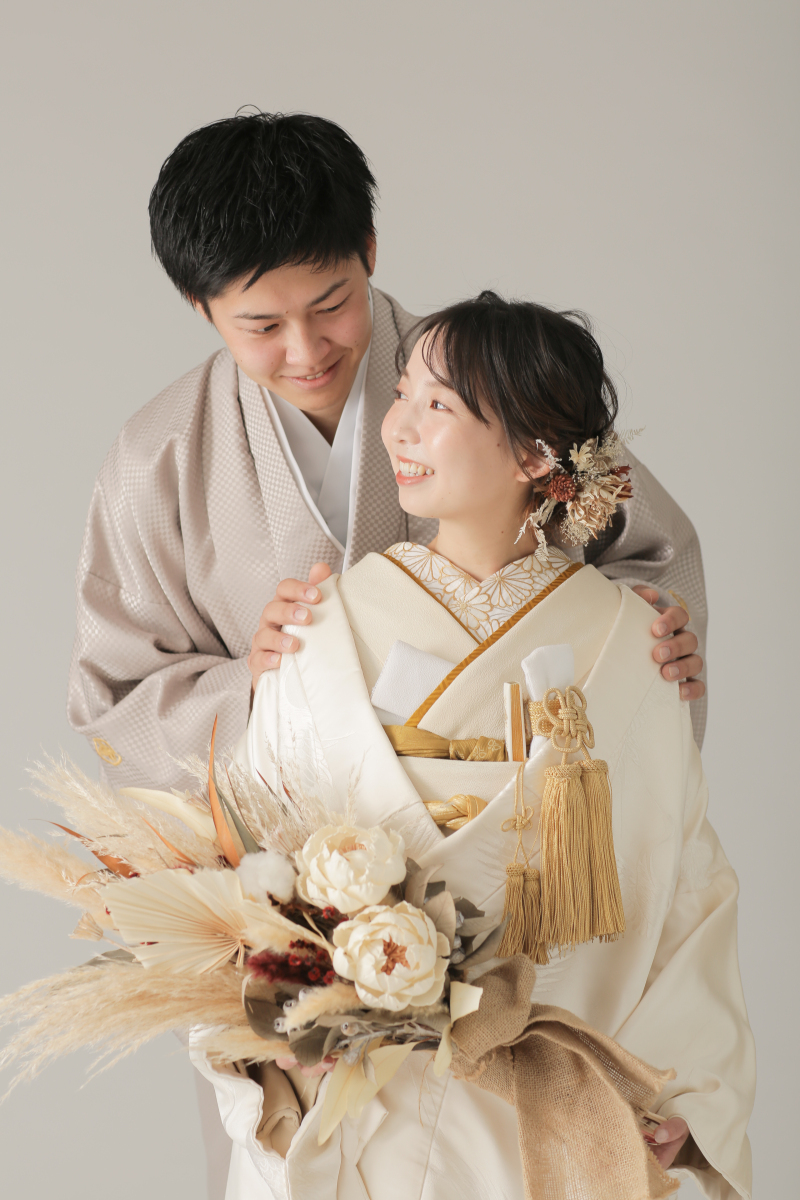 和装にブーケも可愛く撮れます。