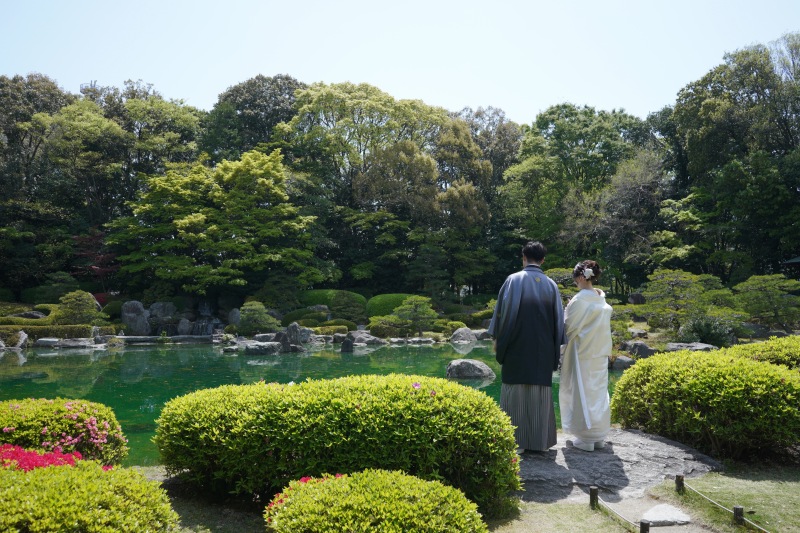 池のほとり2