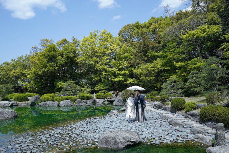 池のほとり