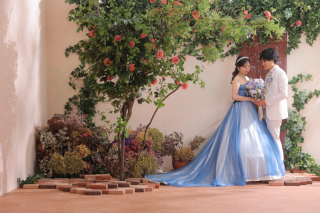 おしゃれなハウススタジオでウエディングドレスとカラードレス♪