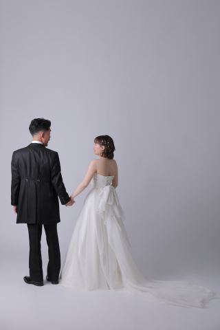 シンプルな背景で洋装撮影しませんか♪