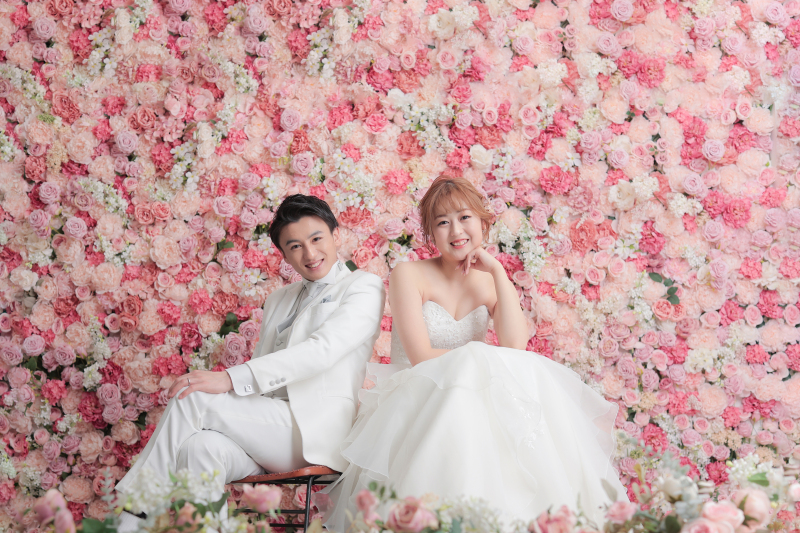 フラワーウォールもある 洋装ハウススタジオ