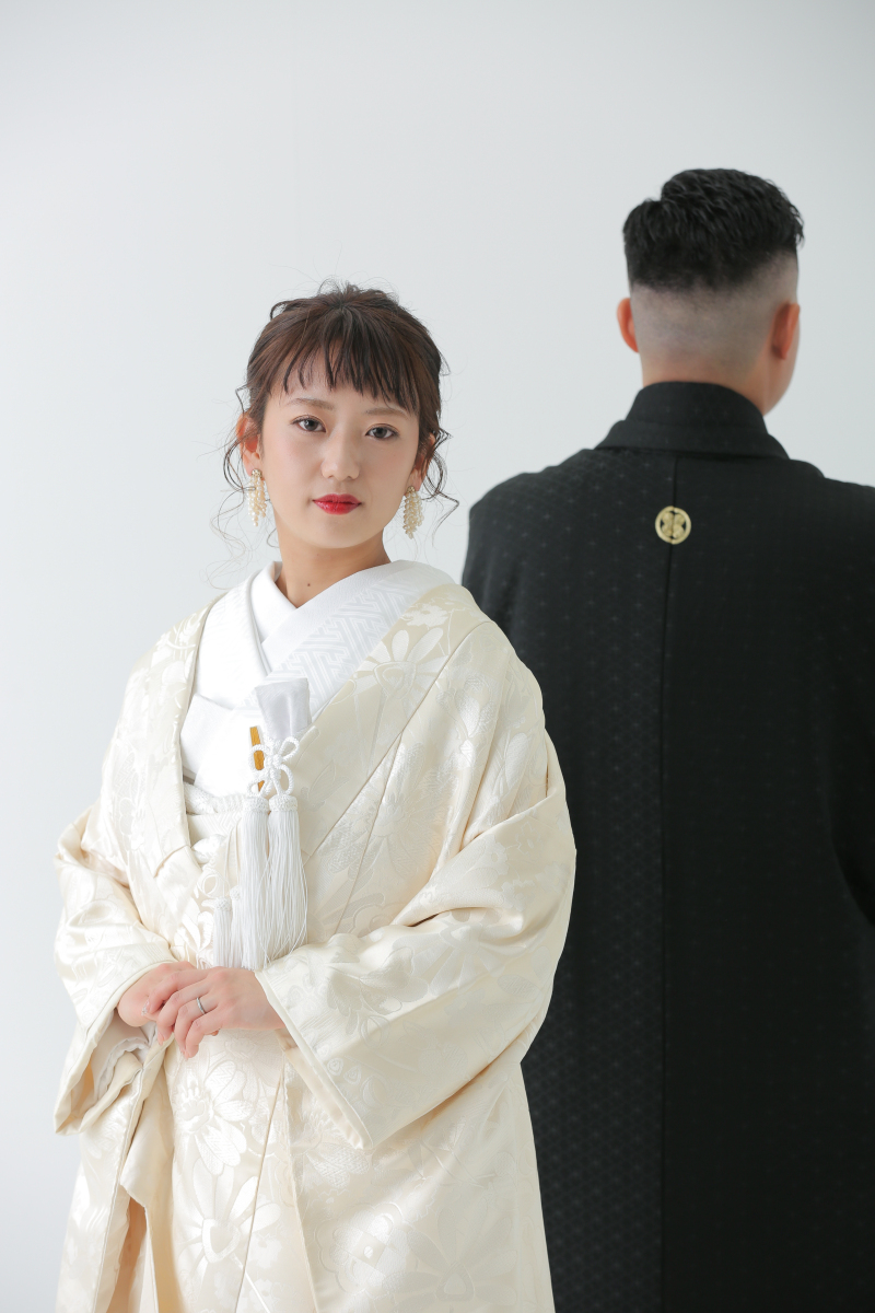 黒紋付に白無垢。