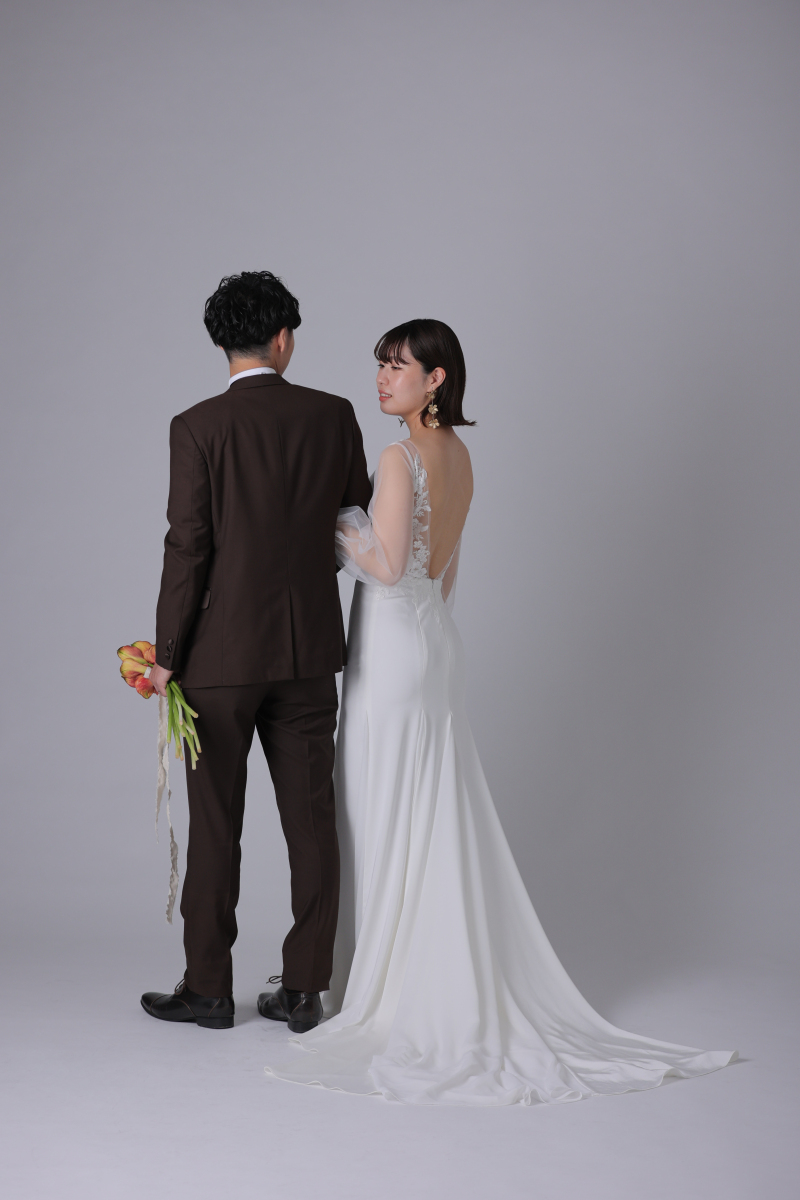 洋装はシンプルに