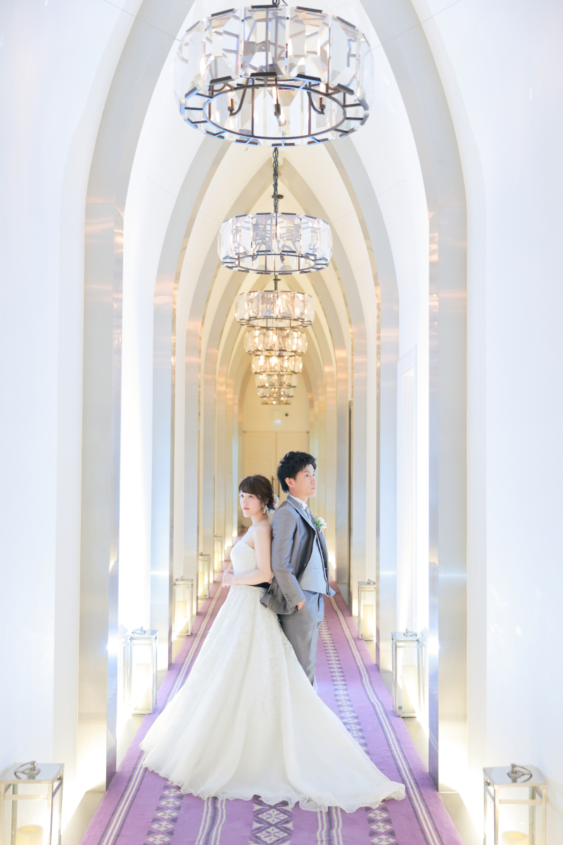 チャペルに向かう廊下で