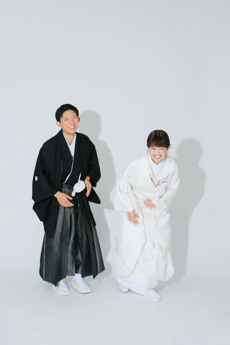 新郎様がおんぶしてもらったカットの後のお二人