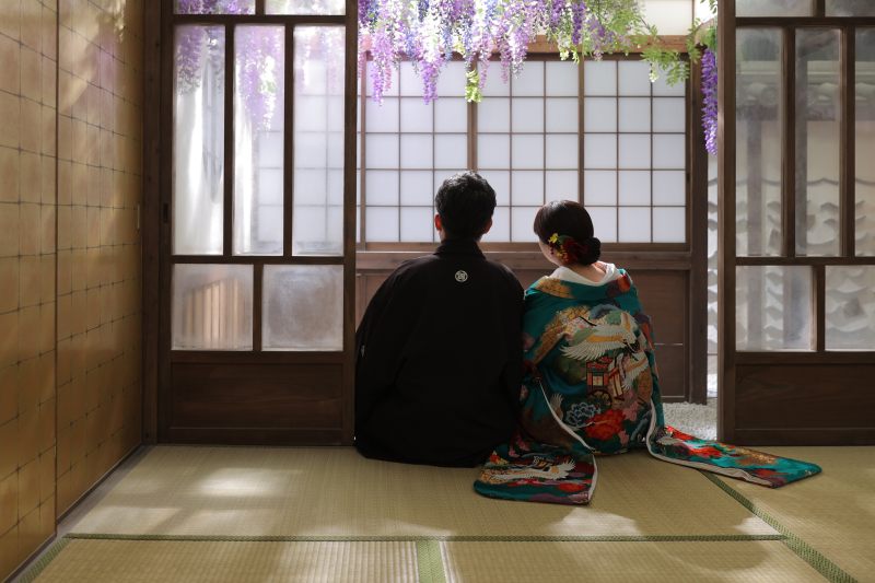 縁側で藤棚を眺めて